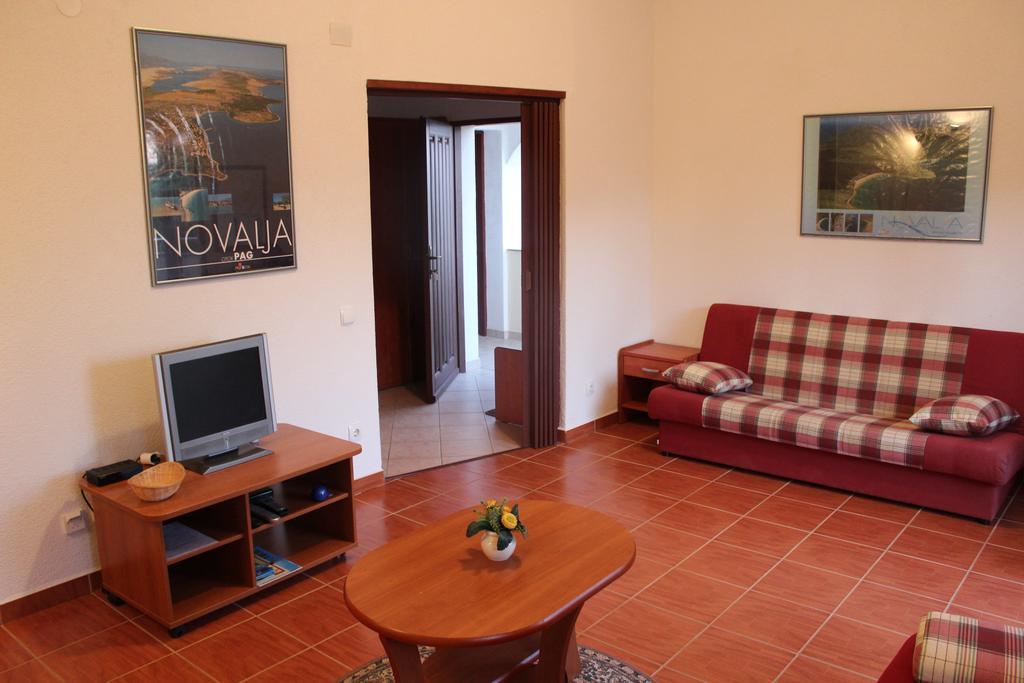 Apartments Marszalek Novalja Pokój zdjęcie