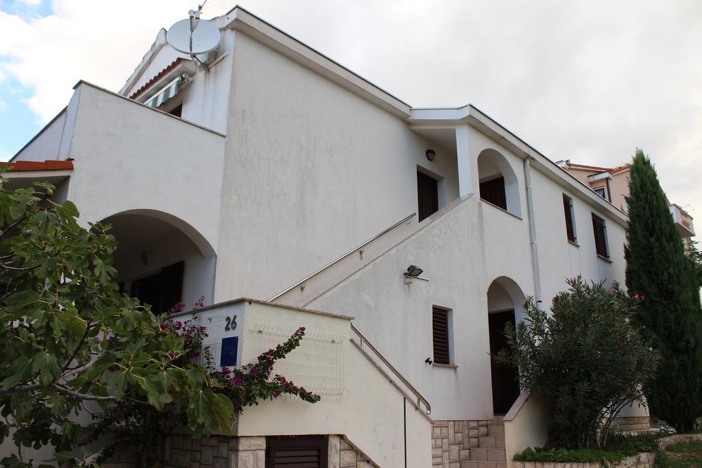 Apartments Marszalek Novalja Zewnętrze zdjęcie